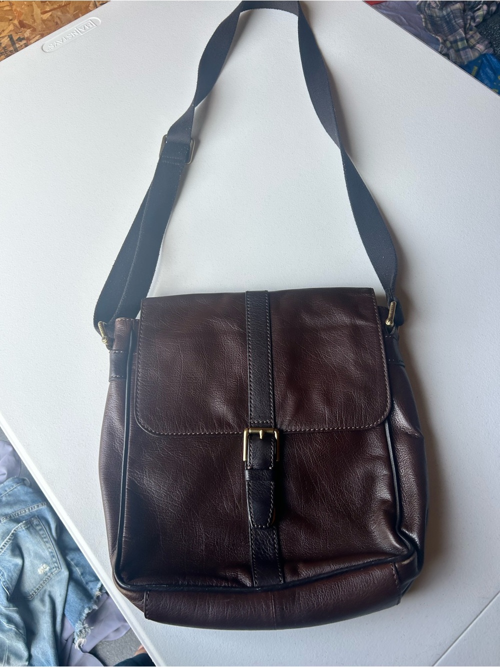 Women's Dark Brown Leather Crossbody Bag - Sleek Everyday Carry fossil